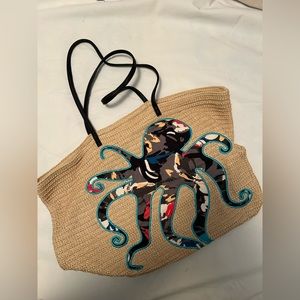 LIKE NEW ONLY USED ONCE Vera Bradley Straw Beach Bag